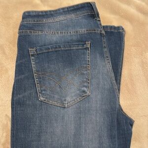 Seven7 brand jeans. Very good condition!